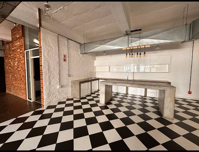 254M² OFFICE TO LET IN MILPARK